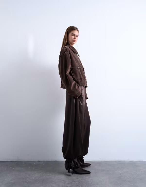 トップショップ レディース ボトムス カジュアルパンツ パンツ サテン Topshop high rise satin cuffed balloon pants BROWN ブラウン