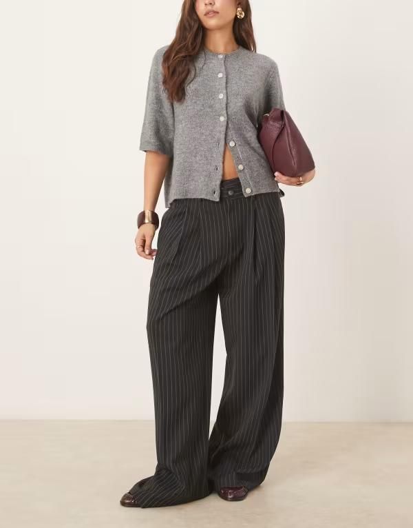エイソス レディース ボトムス カジュアルパンツ ワイドレッグ アシンメトリー ローライズ パンツ ASOS DESIGN tailoring low rise wide leg pants with asymmetric waistband in charc