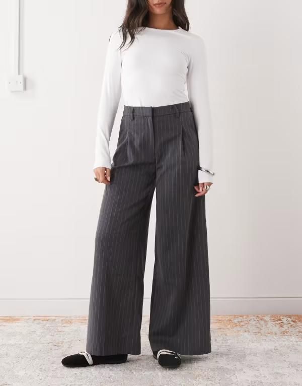 モンキ レディース ボトムス カジュアルパンツ ワイドレッグ パンツ Monki high rise wide leg tailored pants in dark gray pinstripe Dark grey stripe グレー