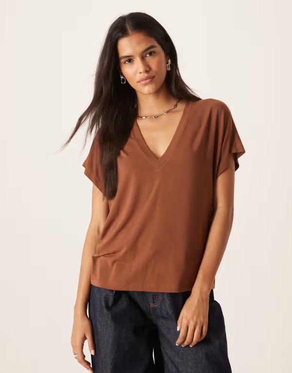 エイソス レディース トップス Tシャツ Vネック シャツ ASOS DESIGN breathemax lyocell Vneck Tshirt in chocolate Choc チョコレート