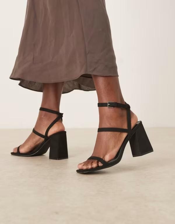 レイド レディース シューズ サンダル スエード ヒール RAID Jeeya block heeled sandals faux suede Black suede ブラック