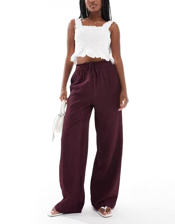 ウェンズデーガール レディース ボトムス カジュアルパンツ ワイドレッグ パンツ Wednesdays Girl textured wide leg pants in deep Deep purple パープル