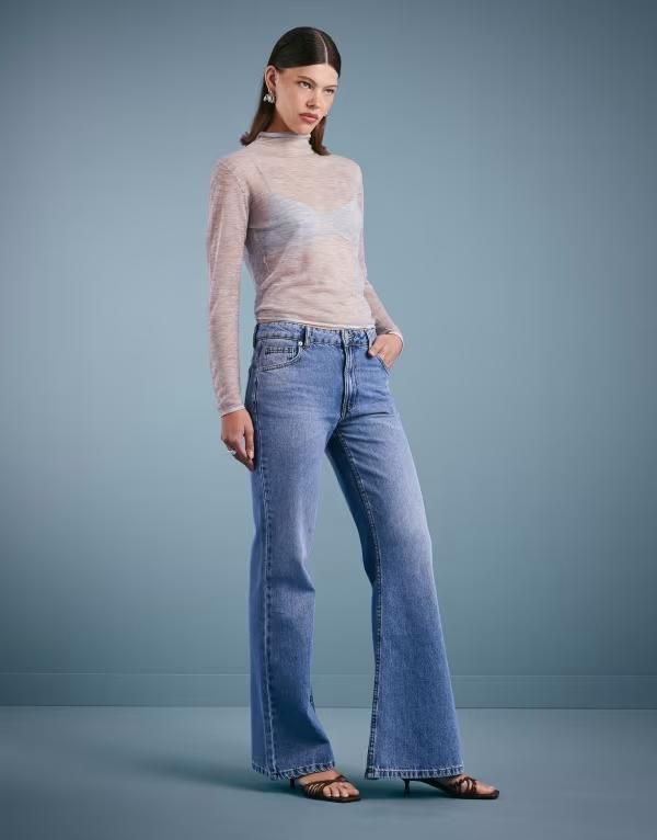 エイソス レディース ボトムス デニムパンツ ジーンズ ASOS DESIGN relaxed flare jeans in mid MID BLUE ブルー