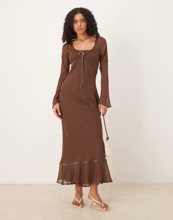 エイソス レディース トップス ワンピース マキシワンピース ギャザー マキシ ASOS DESIGN ruched bust scoop long sleeve maxi dress in chocolate Chocolate チョコレート