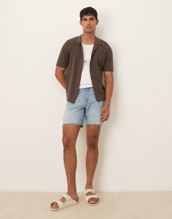 エイソス メンズ ボトムス ハーフパンツ・ショーツ ショートパンツ デニム ASOS DESIGN mid length slim denim shorts in light wash LIGHT WASH デニム