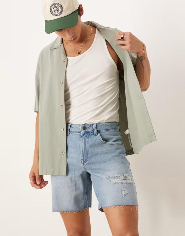 エイソス メンズ ボトムス ハーフパンツ・ショーツ ショートパンツ デニム ASOS DESIGN mid length slim denim shorts with rips in light wash LIGHT WASH デニム