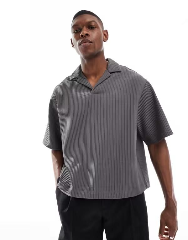 エイソス メンズ トップス シャツ ASOS DESIGN boxy oversized overhead plisse shirt in charcoal CHARCOAL チャコール