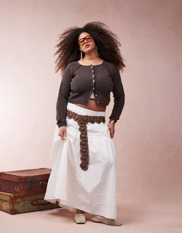 エイソス レディース ボトムス スカート 刺繍 マキシ ASOS Curve ASOS DESIGN Curve boho maxi skirt with embroidered hem white ホワイト