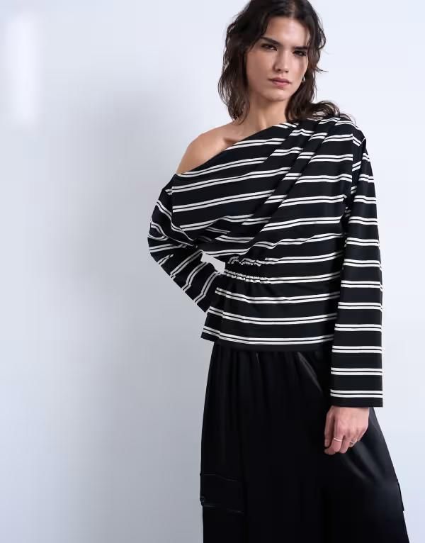 トップショップ レディース トップス Tシャツ ギャザー Topshop off the shoulderuchedetailing top in stripes Black ブラック