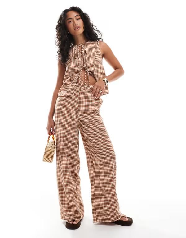 エイソス レディース ボトムス カジュアルパンツ ワイドレッグ ギンガムチェック パンツ ギンガム ASOS DESIGN wide leg pants in gingham part of a set Gingham