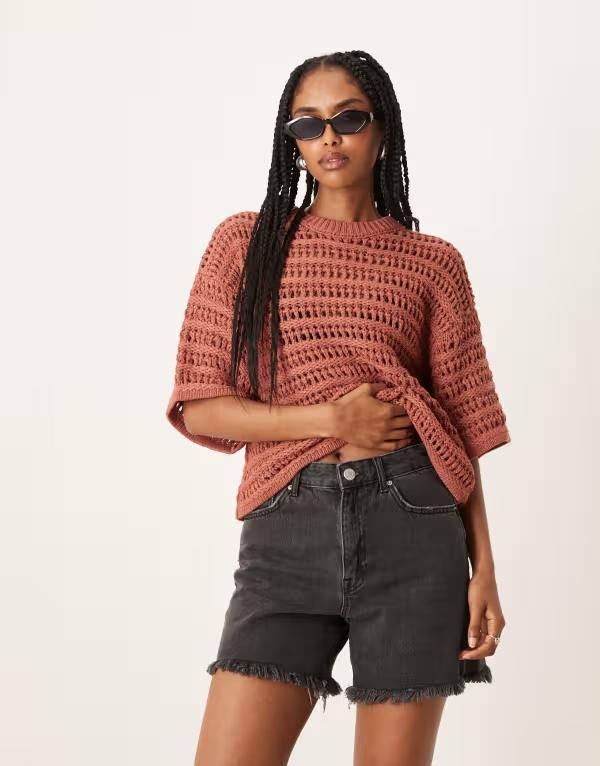 エイソス レディース トップス Tシャツ ASOS DESIGN relaxed short sleeve Tshirt in mock crochet stitch in rustラスト