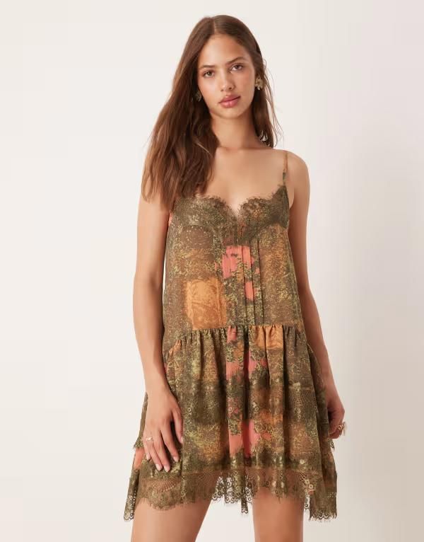エイソス レディース トップス ワンピース ティアード フラワー柄 プリント フリル ミニ フラワー ASOS DESIGN cami tiered ruffle mini dress floral print Khaki floral print カーキ