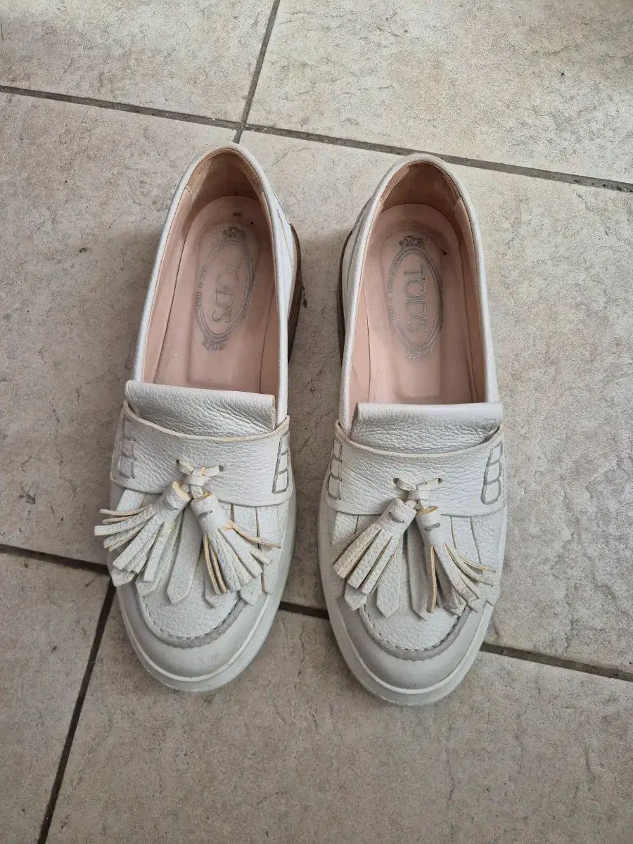 TOD'S トッズ レディース ローファー 白 38