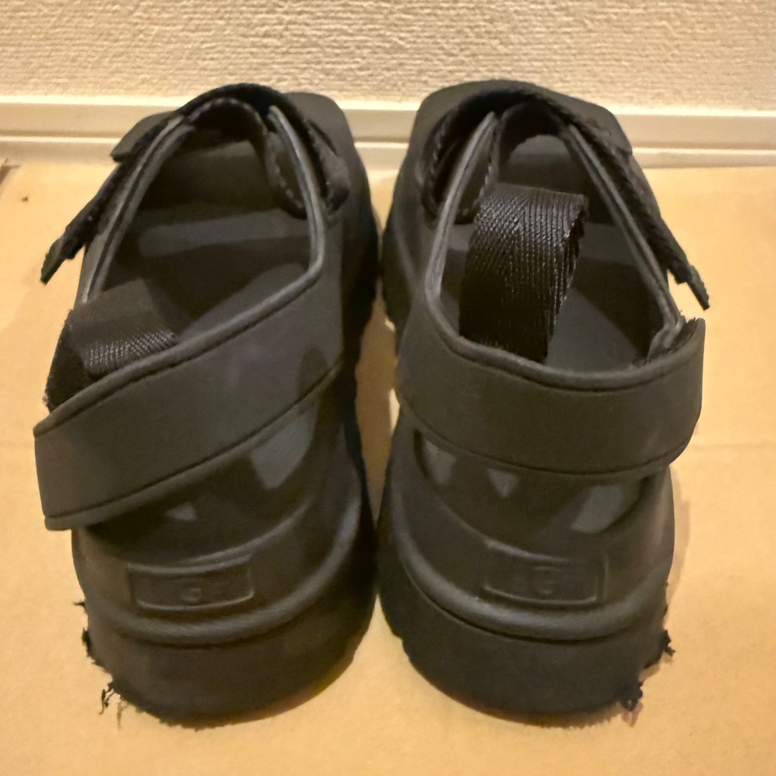 お値引き可能！】UGG GOLDENGLOW BLACK アグ ゴールデングロウ