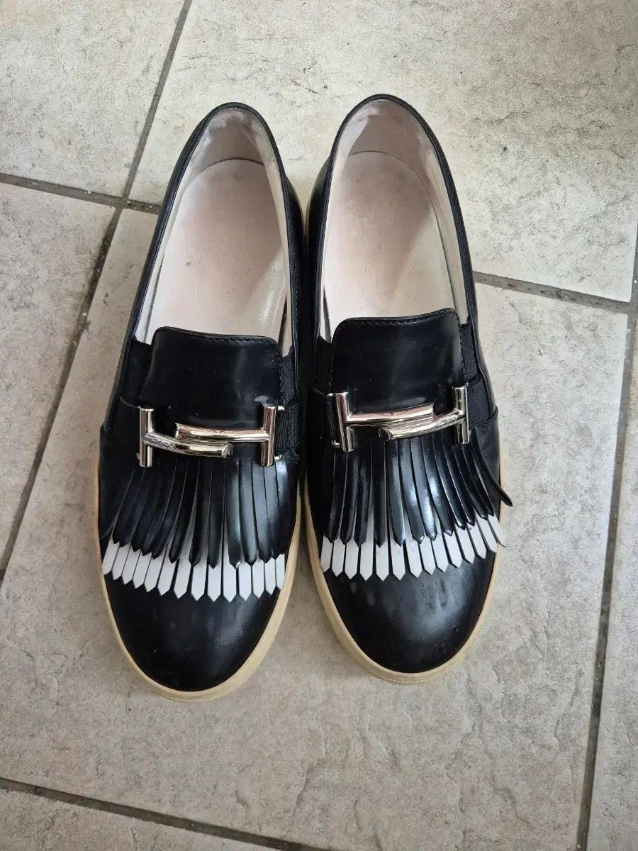 TOD'S トッズ ブラック ピアノ ローファー 38