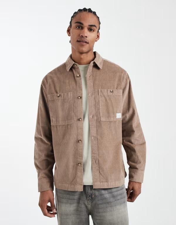 エイソス メンズ トップス シャツ コーデュロイ ASOS DESIGN corduroy overshirt with badge BEIGE ベージュ