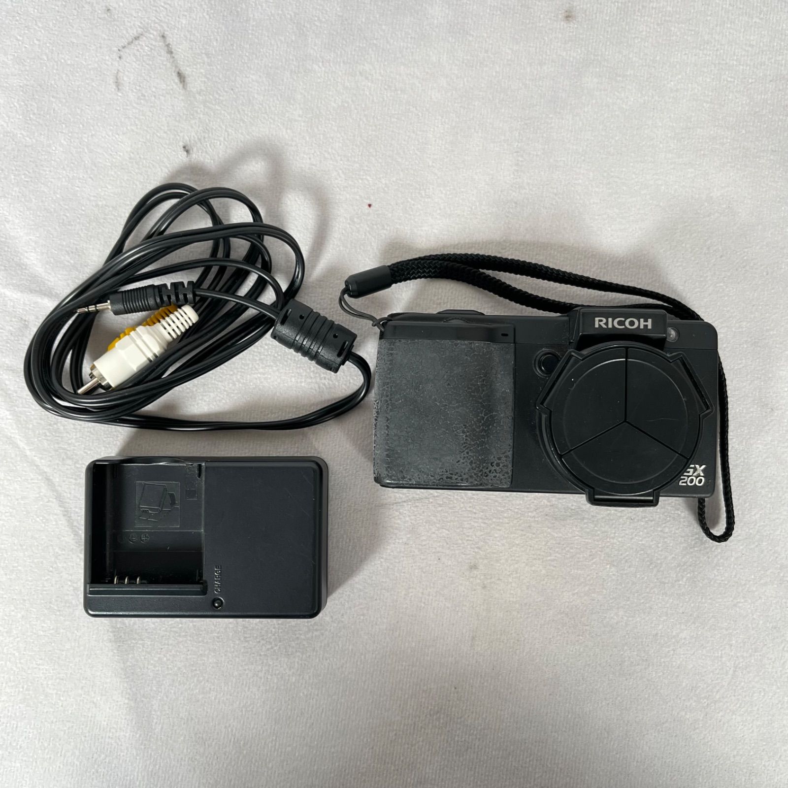 【管2604-197】動作確認済☆ RICOH リコー GX200 コンパクトデジタルカメラ ブラック 1210万画素 付属品あり コンデジ 現状渡し