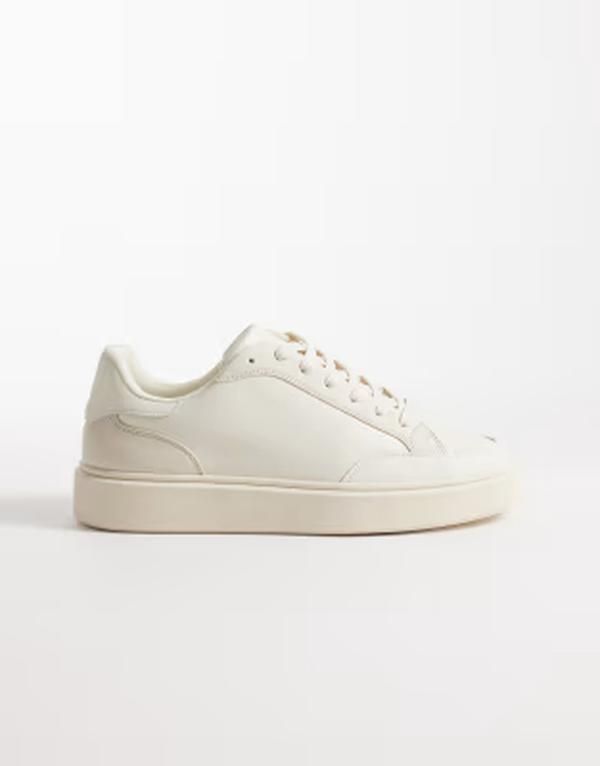 エイソス メンズ シューズ スニーカー レース ASOS DESIGN lace up sneakers with white soles Offwhite オフホワイト