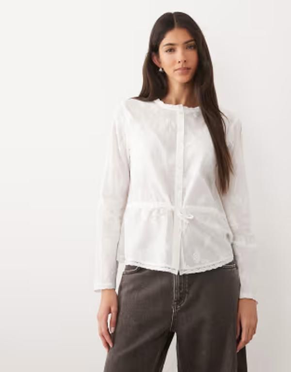 ジェイディーワイ レディース トップス シャツ フラワー柄 フラワー JDY tie waist shirt with floral embroidery WHITE ホワイト