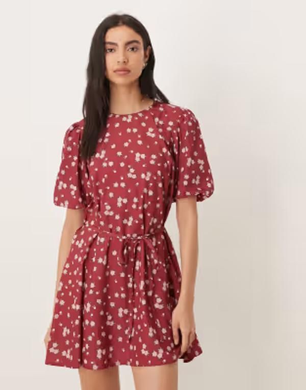 ウェンズデーガール レディース トップス ワンピース フラワー柄 ミニ フラワー Wednesdays Girl short sleeve tie waist mini dress in berry floral Berry