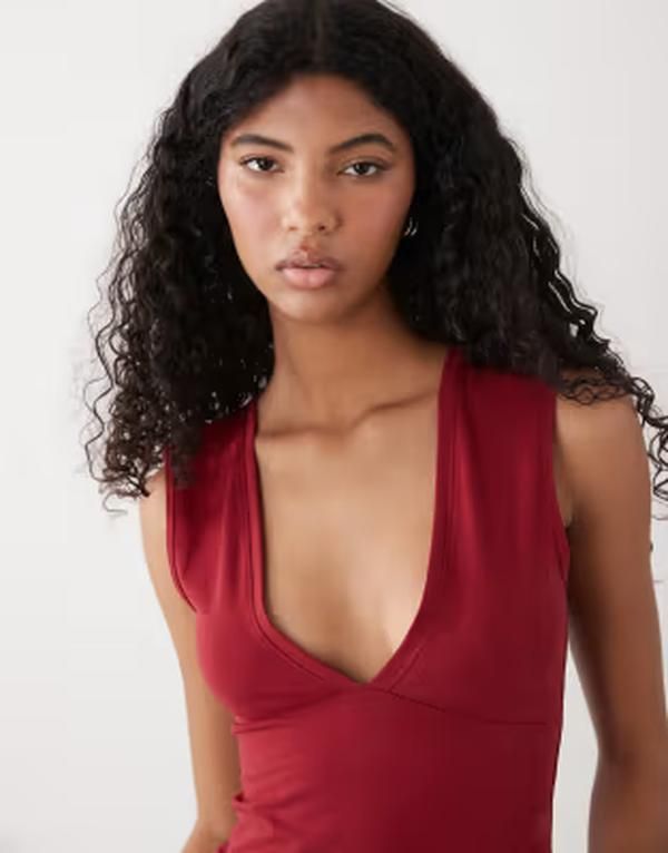 ウィークデイ レディース トップス Tシャツ Vネック Weekday plunge vneck top in cherry