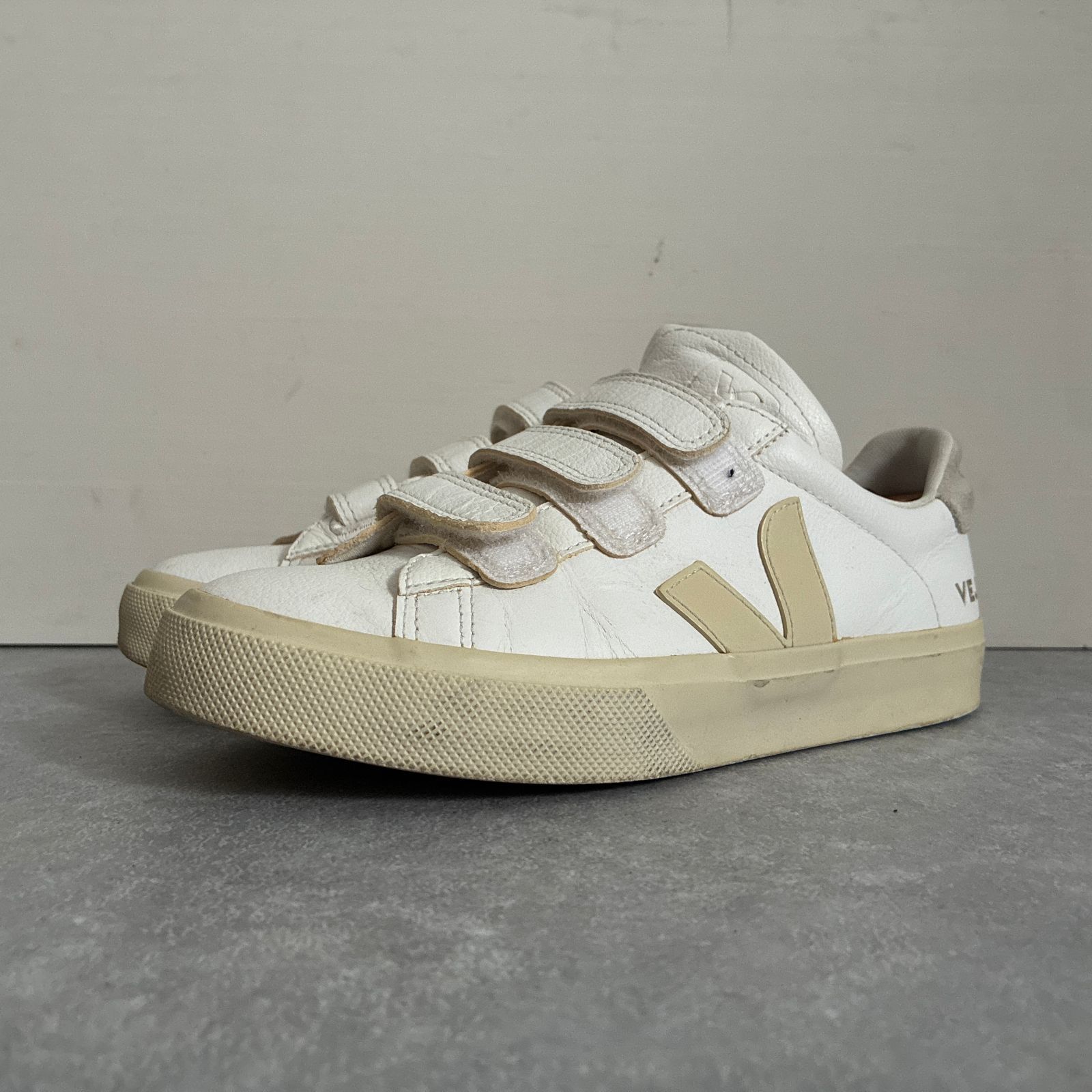 定価2.7万 VEJA RECIFE LEATHER WHITE PLATINE ベルトストラップ スニーカー ホワイト ベジャ 23㎝