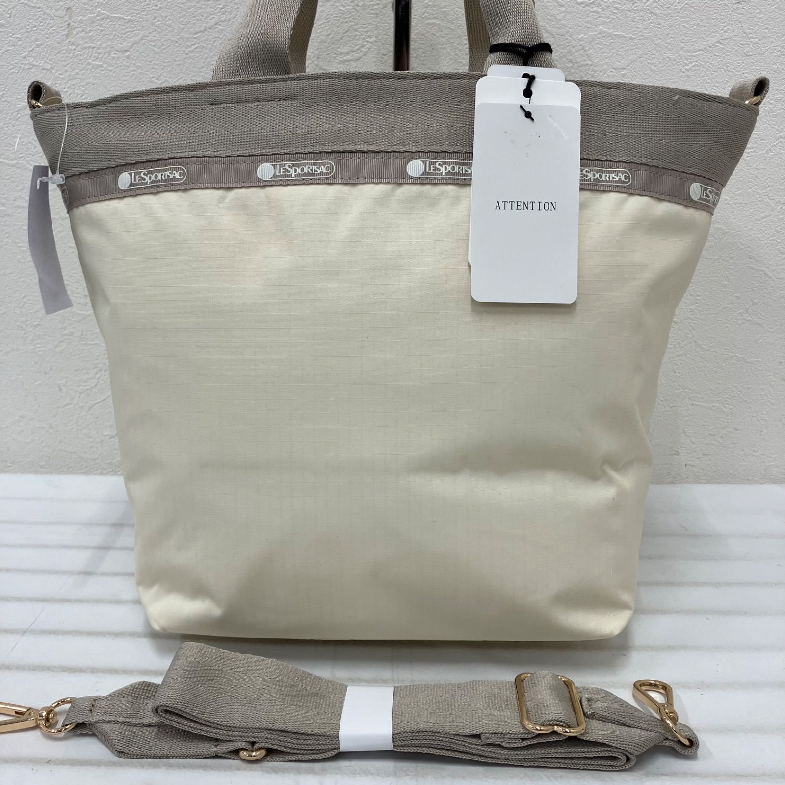 2872　良品　LeSportsac　レスポートサック　トートバッグ　 2way　ショルダーバッグ　BUCKET TOTE　 バケットトート　SANDBAR SAKURABLOOM　サンドバーサクラブルーム　完売品　日本限定　50周年記念　タグ付き　レディース