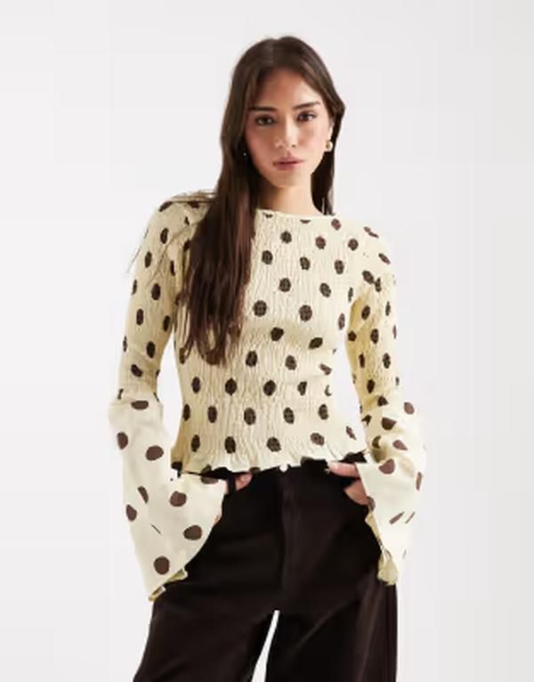 エイソス レディース トップス シャツ ドット ASOS DESIGN shirred angel sleeve top in buttermilk polka dots Buttermilk Polka Dot ドット