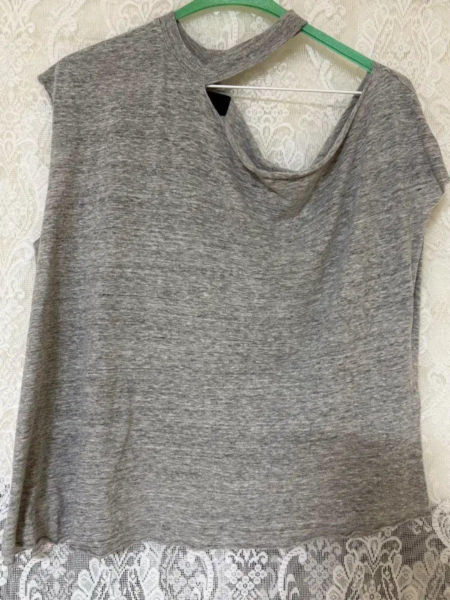 ショルダーオフショルダー Tシャツ