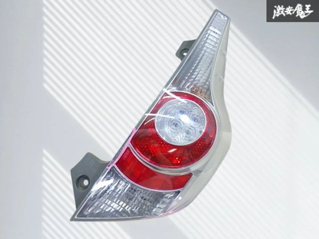 【LED点灯OK！】TOYOTA トヨタ 純正 NHP10 アクア テールライト テールランプ レンズ 右 右側 運転席側 STANLEY 52-252 即納 棚