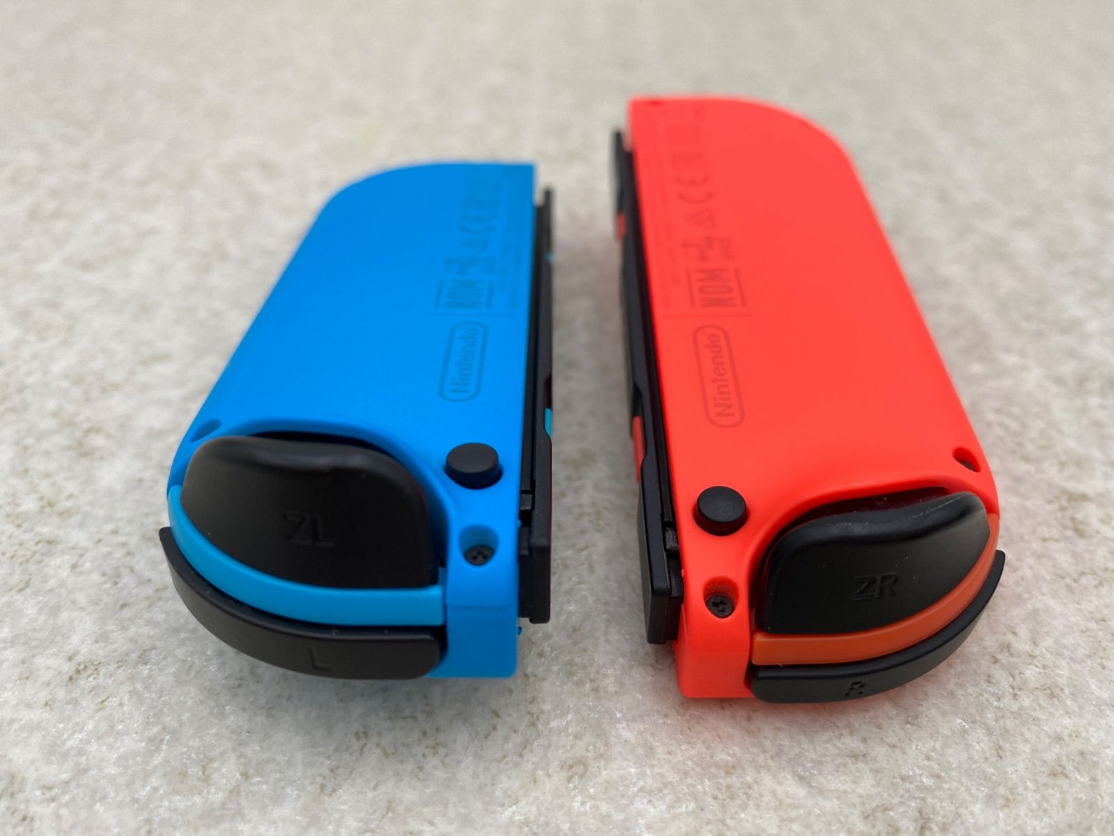 ◇Nintendo Switch Joy－Con（L） ネオンブルー／（R） ネオンレッド