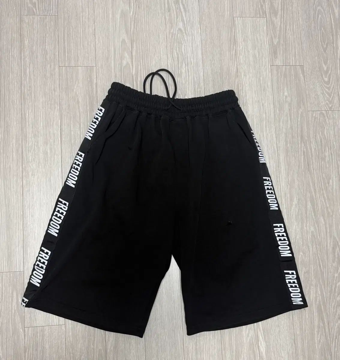 FREEDOM レタリング バミューダ パンツ XL