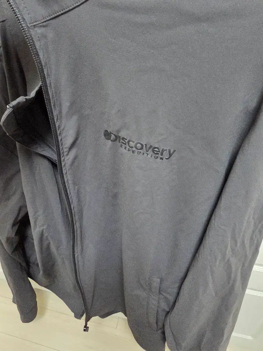 DISCOVERY ウィンドブレーカー 105
