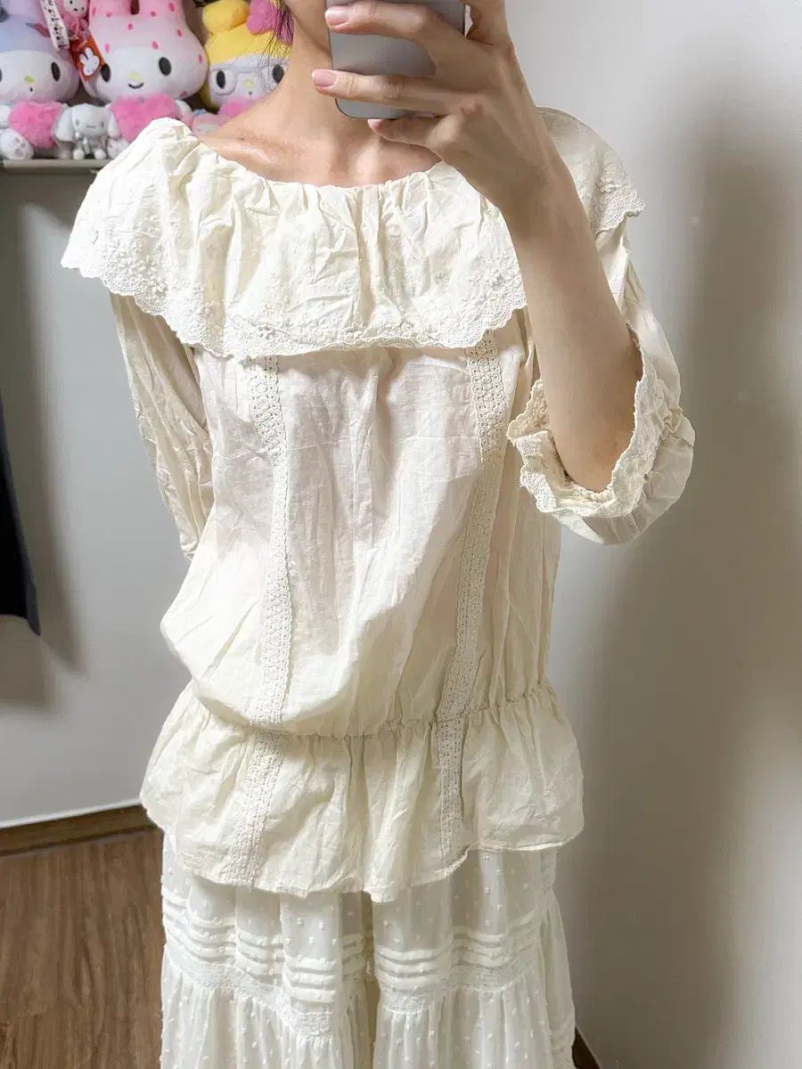ヴィンテージ アースアンドミュージック アイボリー ティアード レース ブラウス 森ガール 蒼井 優 はぐみ