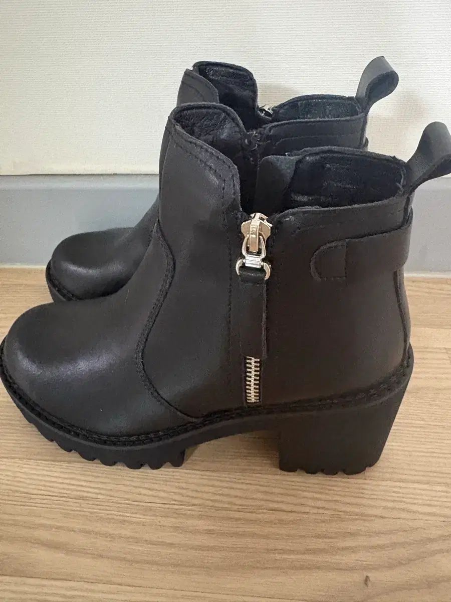 ブラック 厚底 アンクルブーツ 新品 4,237円