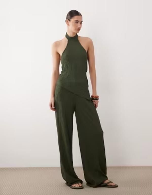 エイソス レディース ボトムス カジュアルパンツ ワイドレッグ ASOS DESIGN textured wide leg pants part of a set Khaki カーキ