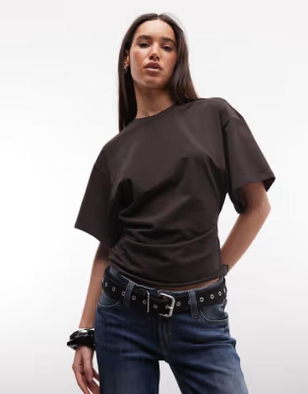 ウィークデイ レディース トップス Tシャツ ウエストマーク Weekday cinched waistshirt in dark brownwhite ブラウン