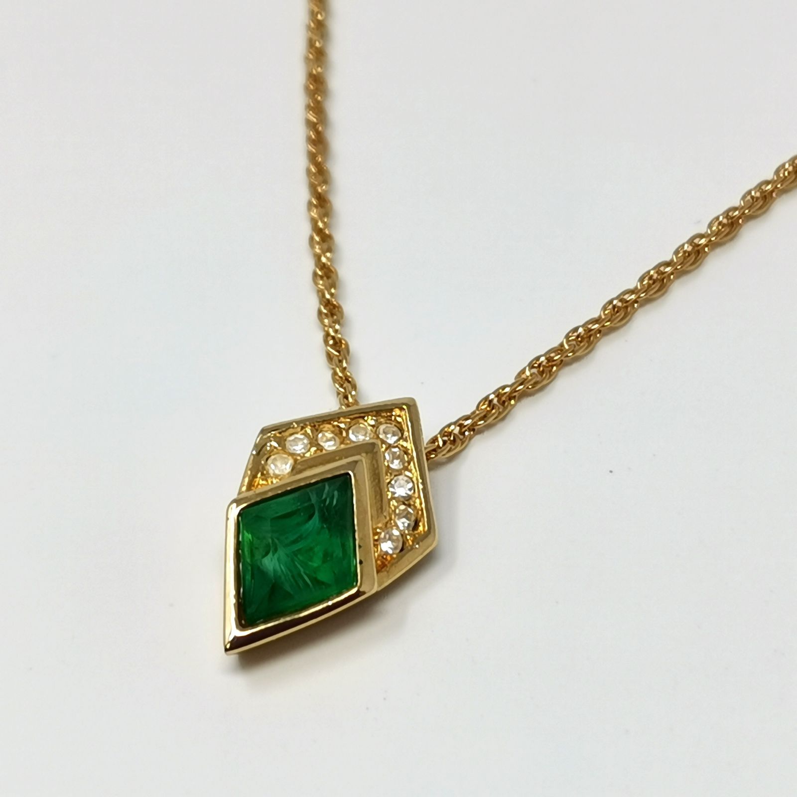 Christian Dior ネックレス GP 緑石 ラインストーン ヴィンテージ ディオール 中古品 管理番号 ARCANKO1647