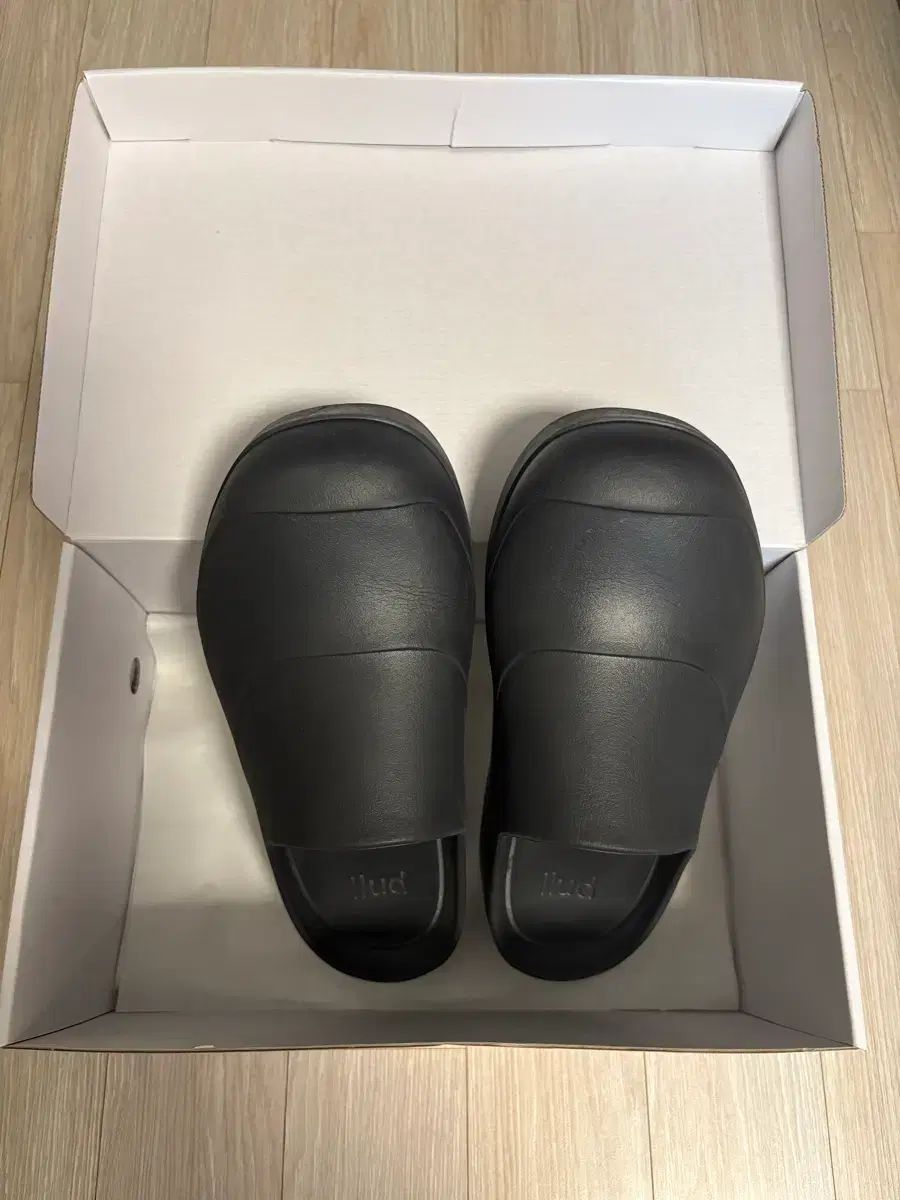 9 LLUD(ロドゥ) クロッグ ブラック