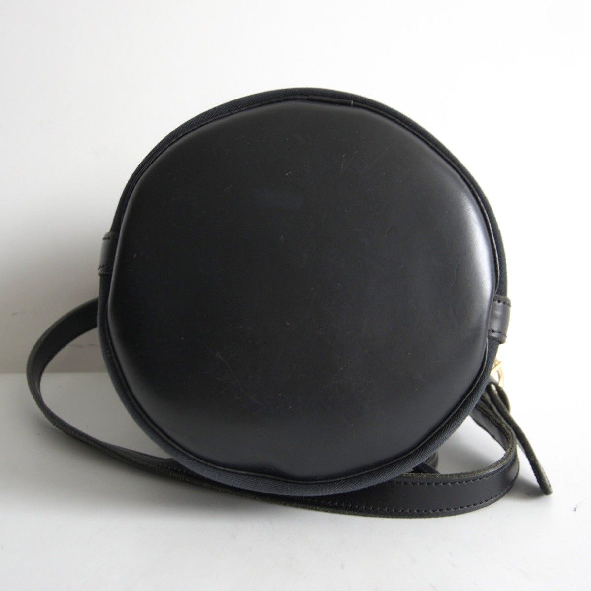 美品】BRADY【Calder 巾着型 ミニ ショルダーバッグ】ブラック 美品】BRADY【Calder 巾着型 ミニ ショルダーバッグ】ブラック
