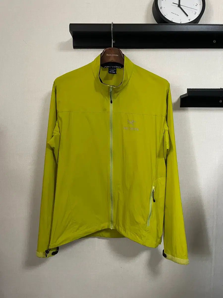 ARC'TERYX アークテリクス ウィンドブレーカー L 蛍光 ライトグリーン