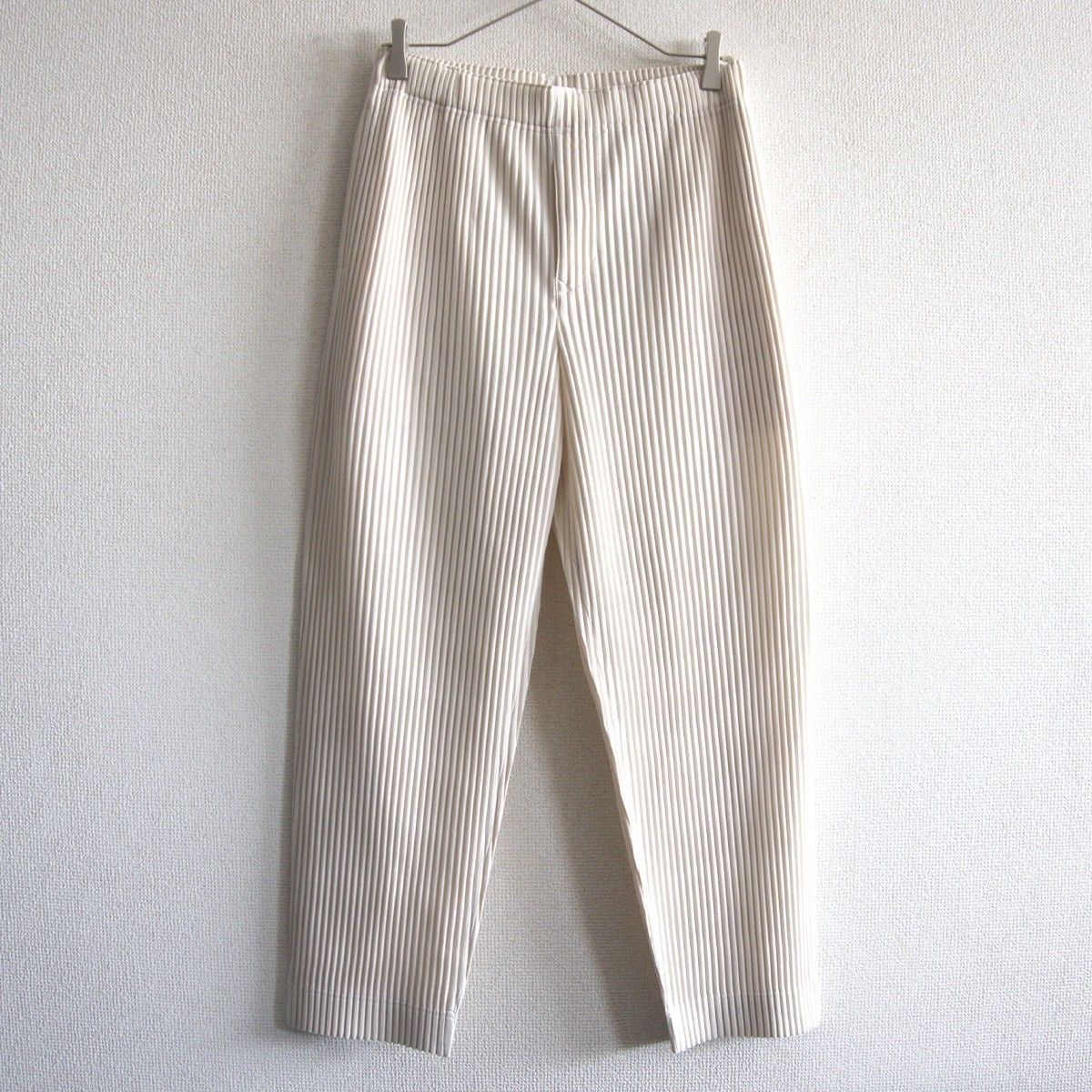 【26SS】 HOMME PLISSE ISSEY MIYAKE【MONTHLY COLOR プリーツ パンツ】1 DUOMO BEIGE オムプリッセ イッセイミヤケ 26050323