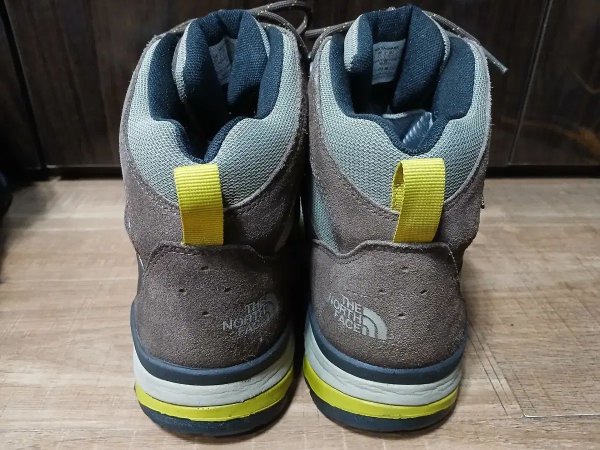 THE NORTH FACE ゴアテックス 登山靴 ミッドカット ブラウン 275mm