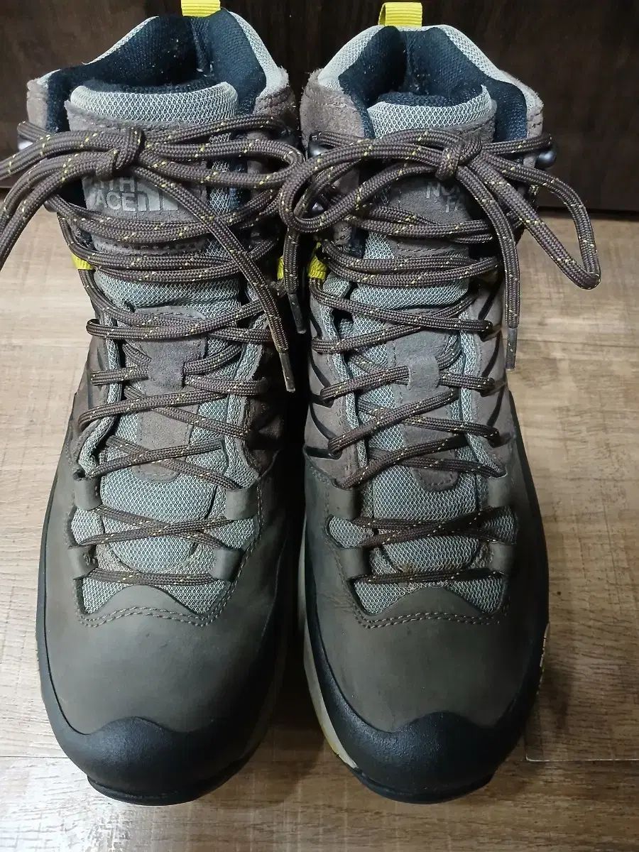 THE NORTH FACE ゴアテックス 登山靴 ミッドカット ブラウン 275mm