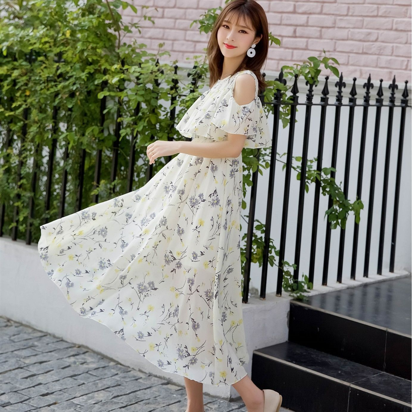 マキシワンピース リゾート ワンピース レディース オフショルダー 花柄 シフォン ミモレ丈 ロング丈 フリル袖 体型カバー ボヘミアン 旅行 海 ビーチ サマードレス 2way 肩出し マキシ丈 フレア Aライン 涼しい 軽い 透け感 きれいめ 夏