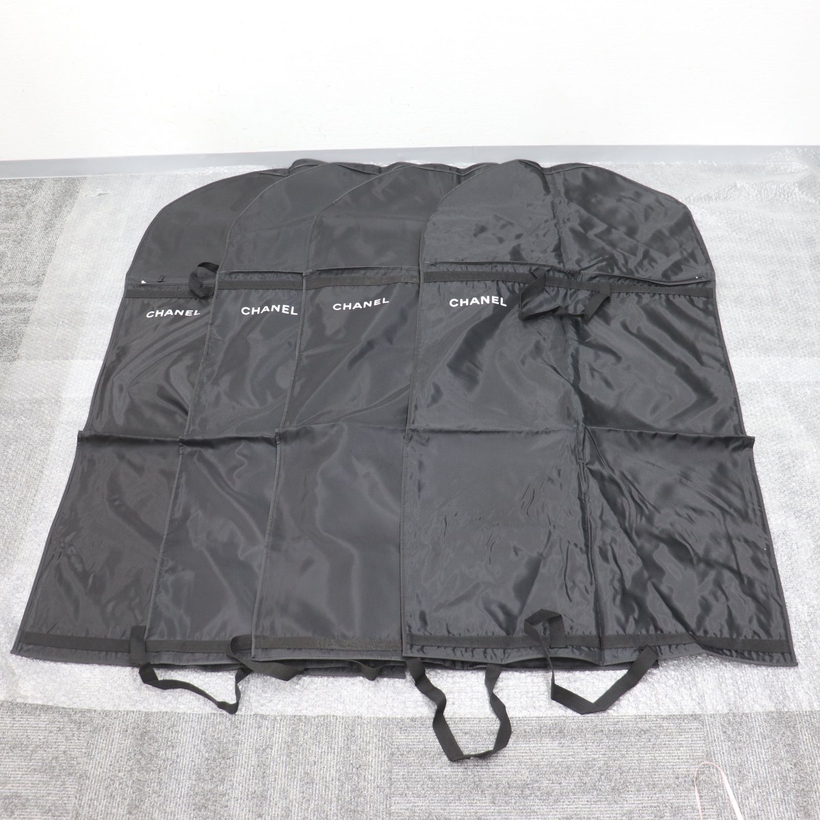 CHANEL ガーメントケース, ハンガー×2, 服カバー×2 ITC2GBLDX5X8 CHANEL シャネル ガーメントカバー ハンガー スーツ