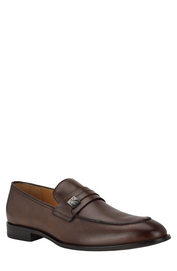 カルバンクライン メンズ シューズ スリッポン・ローファー Calvin Klein Obexx Apron Toe Loafer Jackcognac