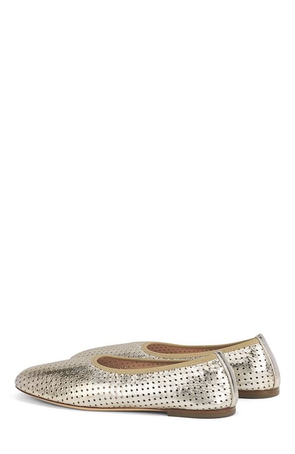 エージーエル レディース シューズ サンダル AGLucy Perforated Ballet Flat Platinum Leather エージーエル レディース シューズ サンダル AGLucy Perforated Ballet Flat Platinum Leather