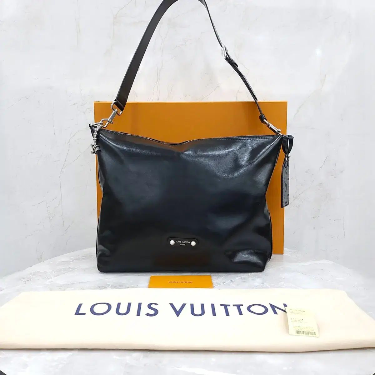 ルイヴィトン 배가본드 HOBO BAG クロスバック M13986