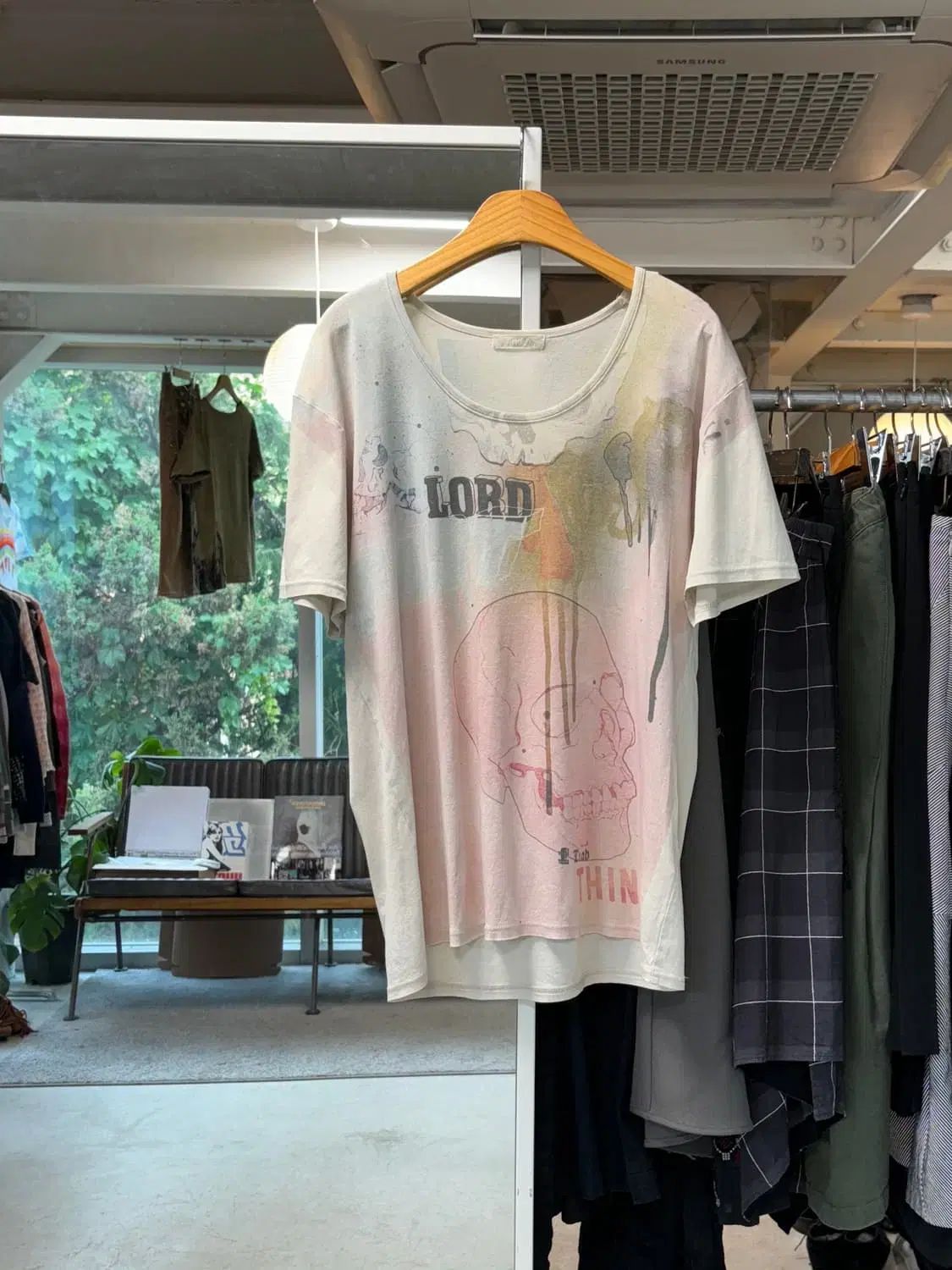 And a Tシャツ